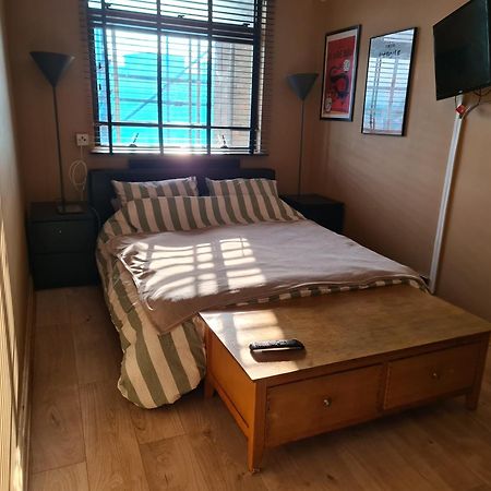 Cheap Kensington Apartment Central لندن المظهر الخارجي الصورة