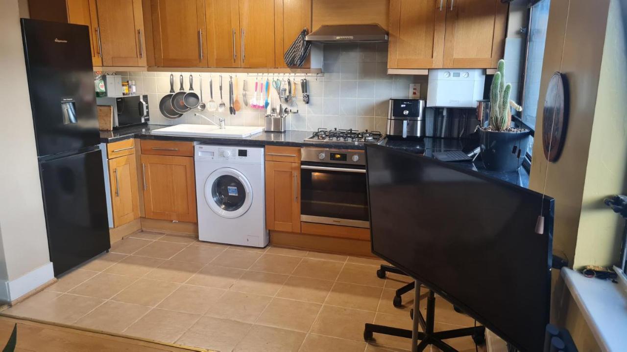 Cheap Kensington Apartment Central لندن المظهر الخارجي الصورة