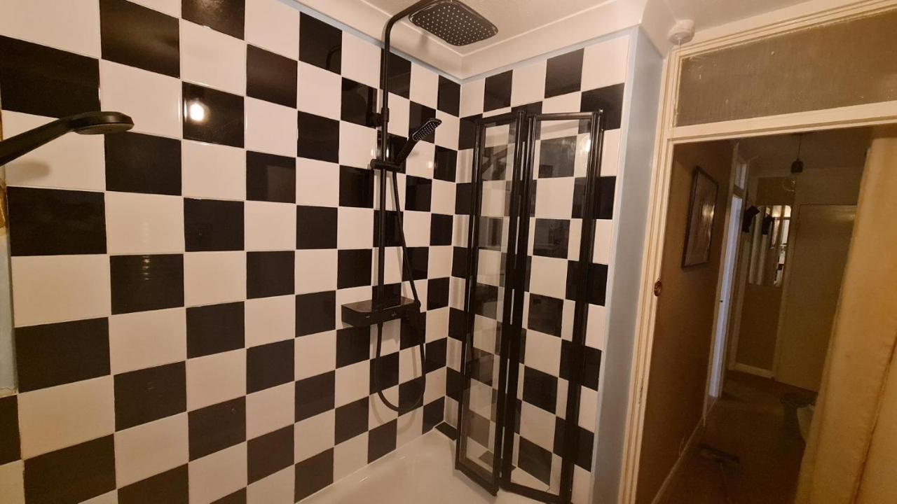 Cheap Kensington Apartment Central لندن المظهر الخارجي الصورة